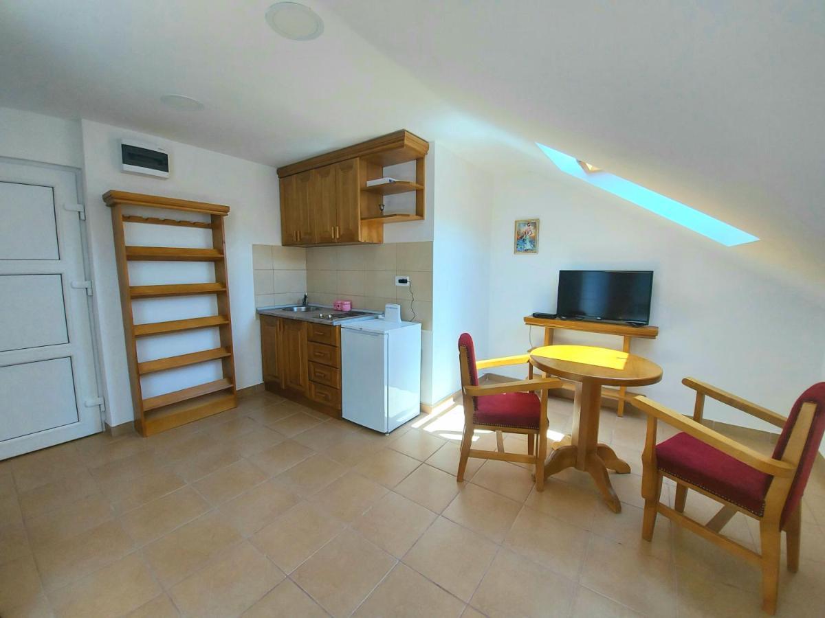 Apartmani Tarsko Jezero Nova Vezanja Zaovine Luaran gambar