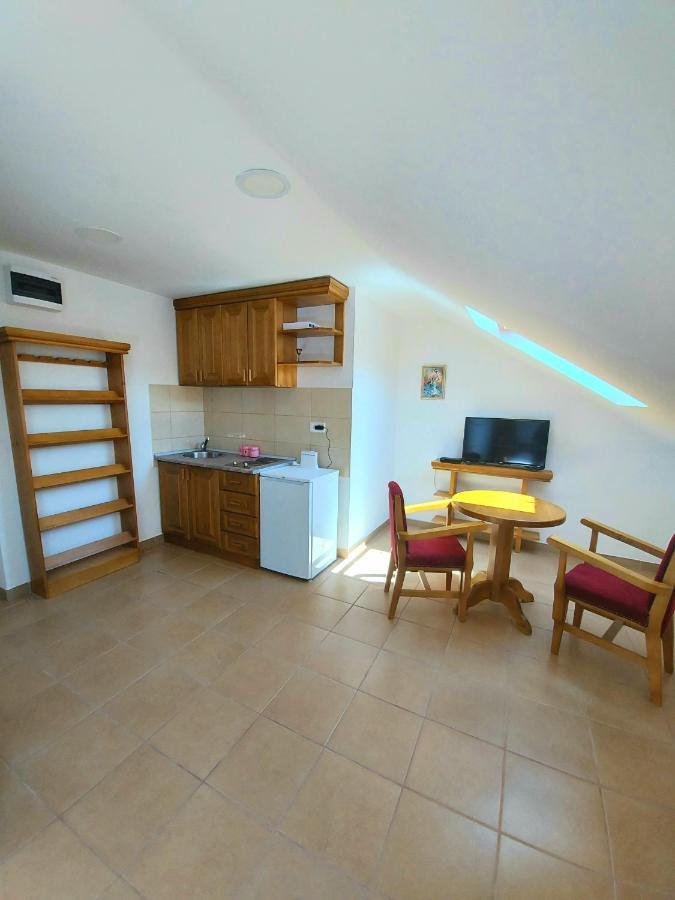 Apartmani Tarsko Jezero Nova Vezanja Zaovine Luaran gambar