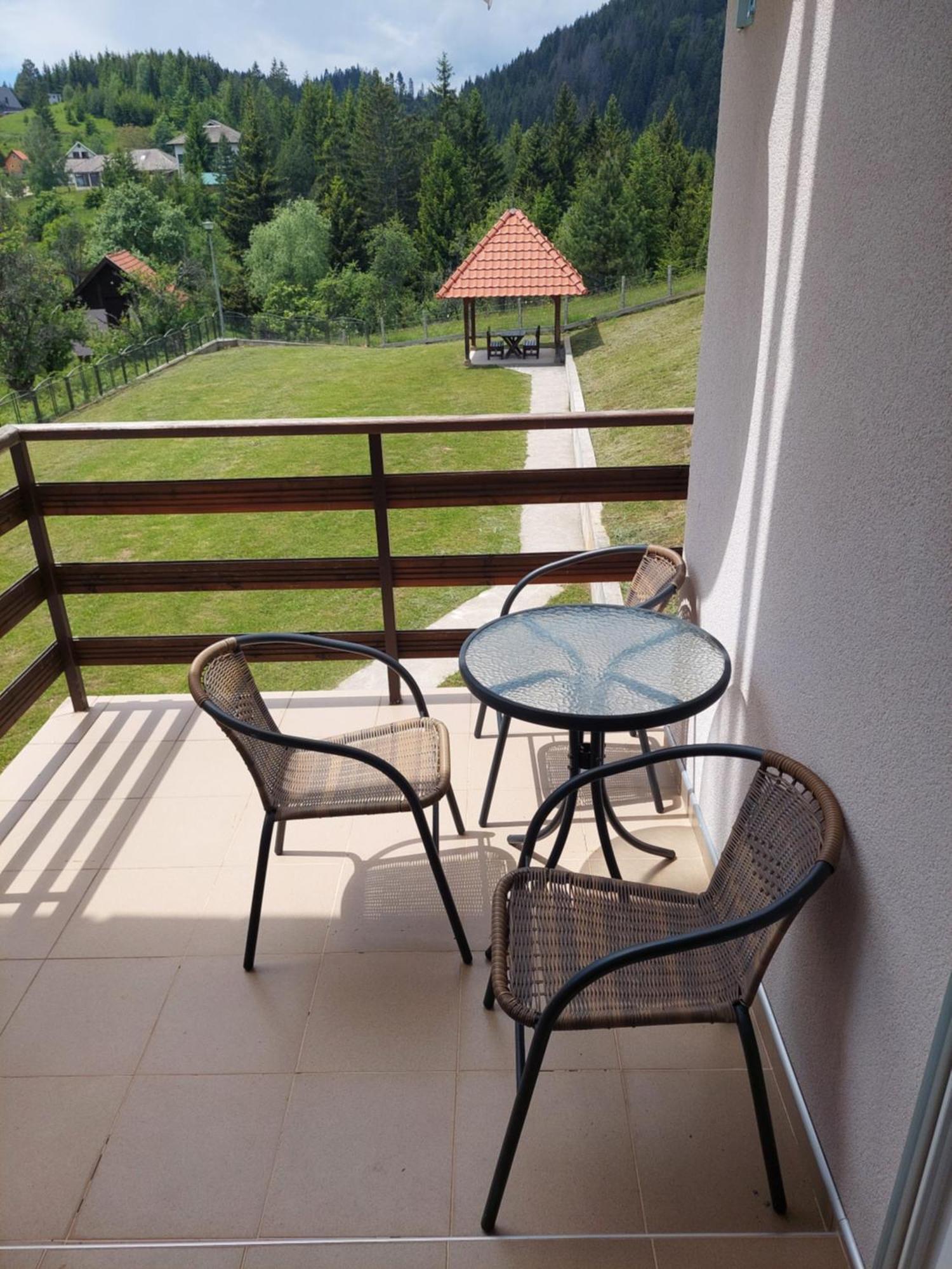 Apartmani Tarsko Jezero Nova Vezanja Zaovine Luaran gambar