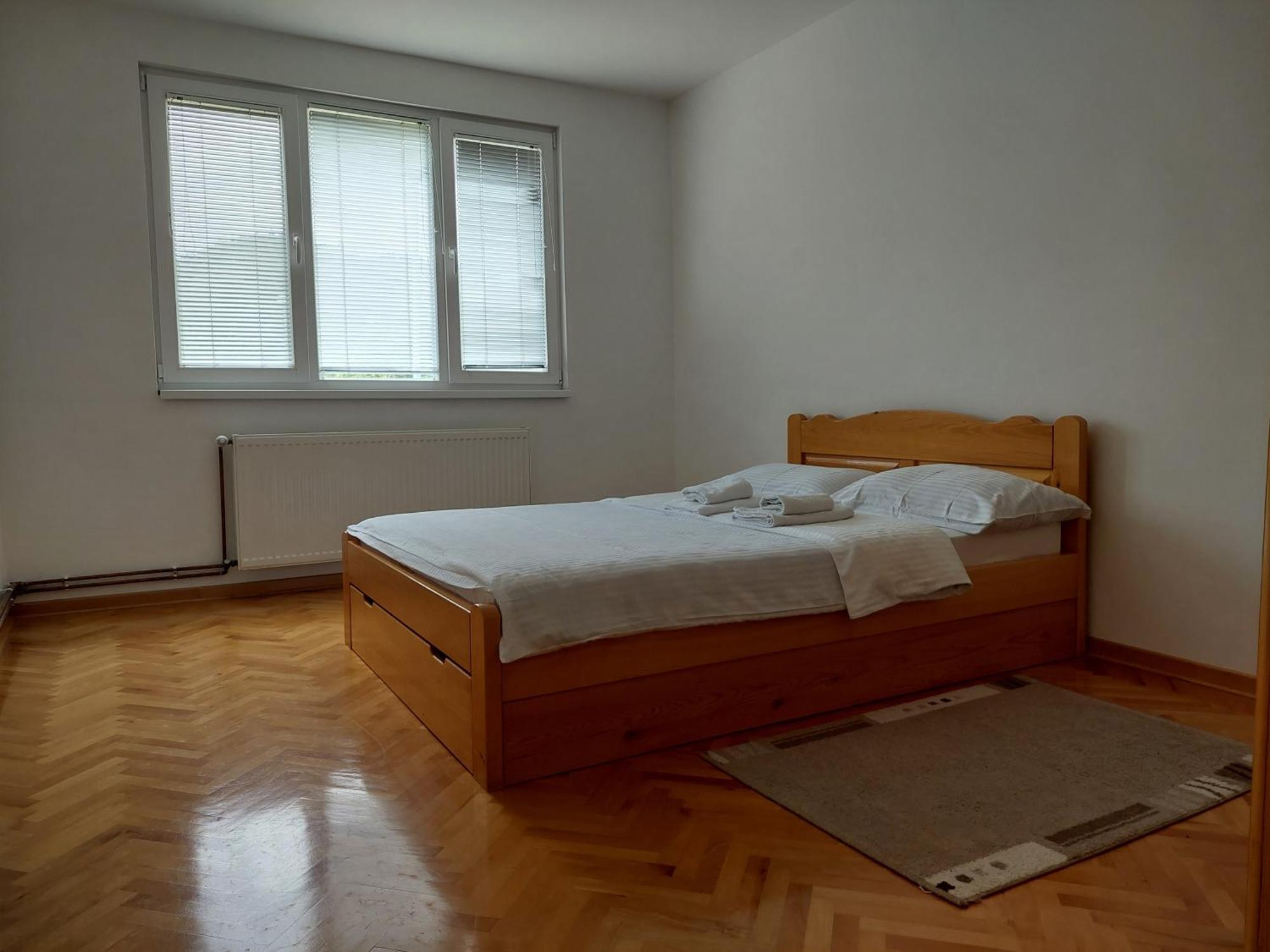 Apartmani Tarsko Jezero Nova Vezanja Zaovine Luaran gambar